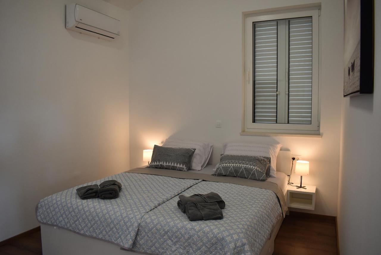 Apartment Aci Marina Rab Banjol Екстер'єр фото